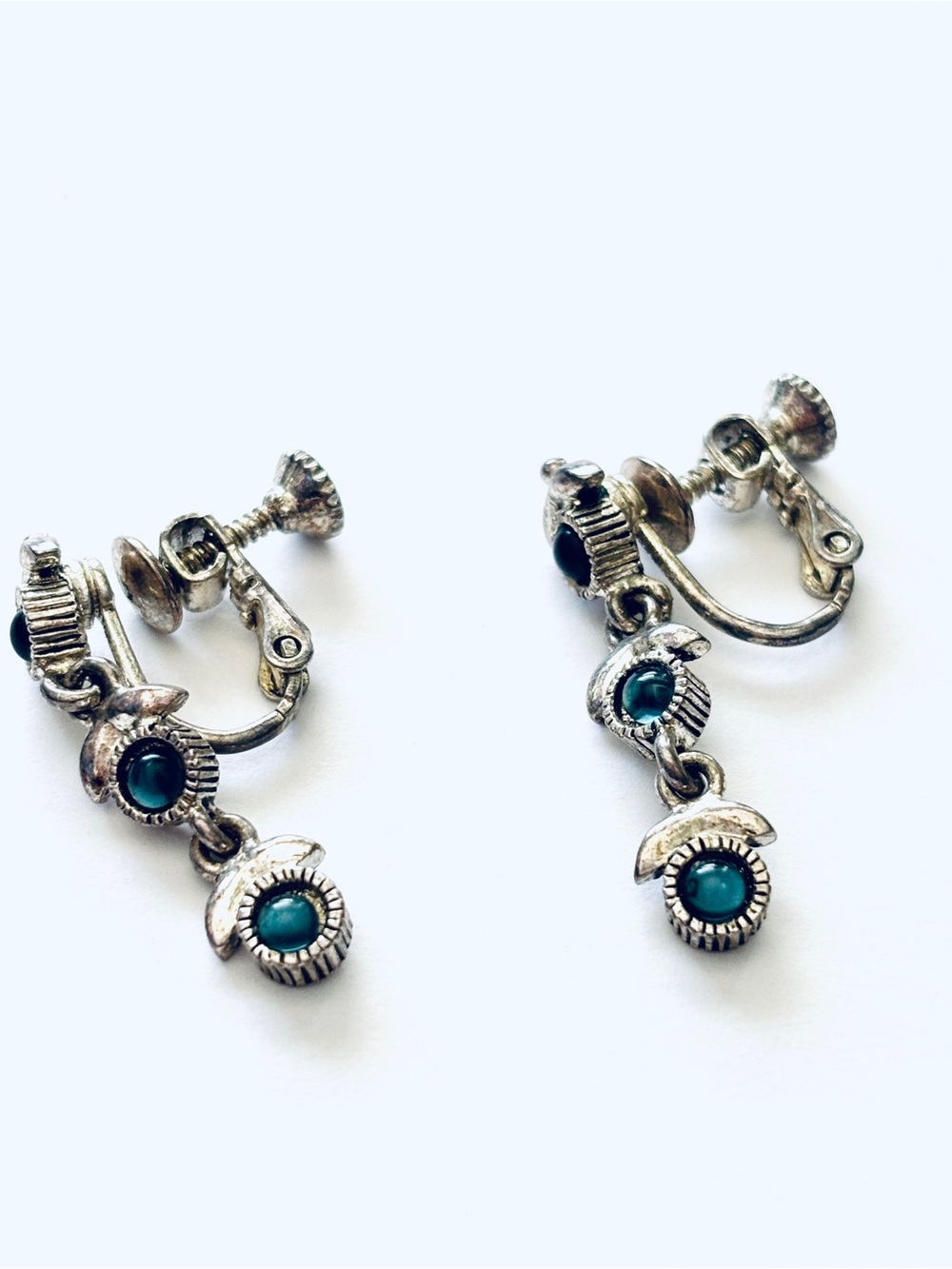 Napier Vintage Signed 1950s Silver Tone Blue Cabachon Dangle Screwback‎ Earrings